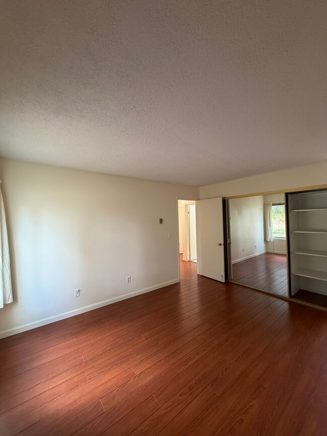 Building Photo - 3652 Clairemont Dr