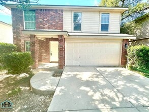 Building Photo - Big & Beautiful 5 bed/3.5 bath 2 Story hom...