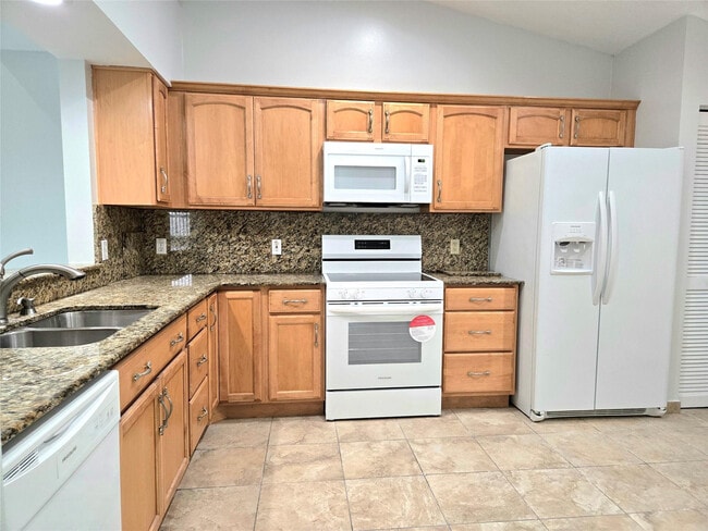 Building Photo - 5912 NW 93rd Terrace