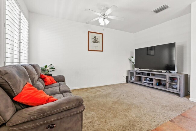 Building Photo - 507 Dante Cir