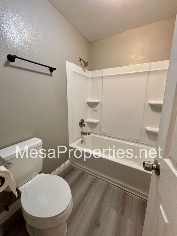 Building Photo - 1749 E Fairfield Ct