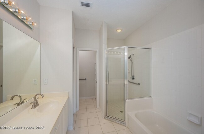 Building Photo - 135 Aquarina Blvd