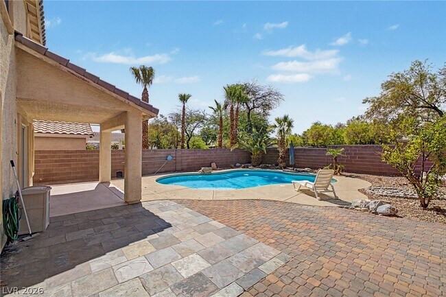 Building Photo - 10547 Lilac Tree Ave