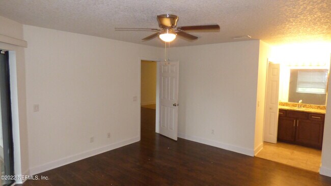 Building Photo - 5615 San Juan Ave