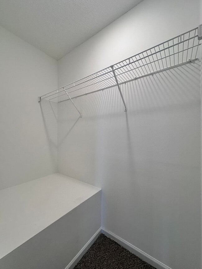 Building Photo - Rand 938 FABULOUS TOWNHOUSE! DON'T MISS TH...