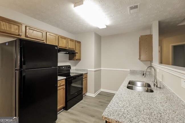 Building Photo - 1030 Overlook Dr