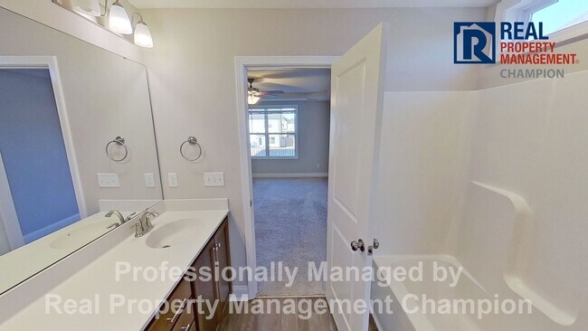 Building Photo - Spacious Home with Fenced Yard
