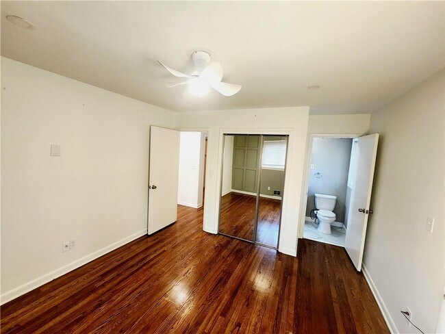 Building Photo - 3158 Cloverhurst Dr