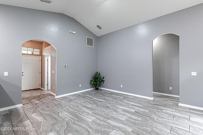 Building Photo - 2243 Trailwood Dr