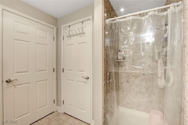 Building Photo - 150 S Las Vegas Blvd