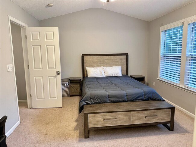 Building Photo - 10900 Wittenridge Dr