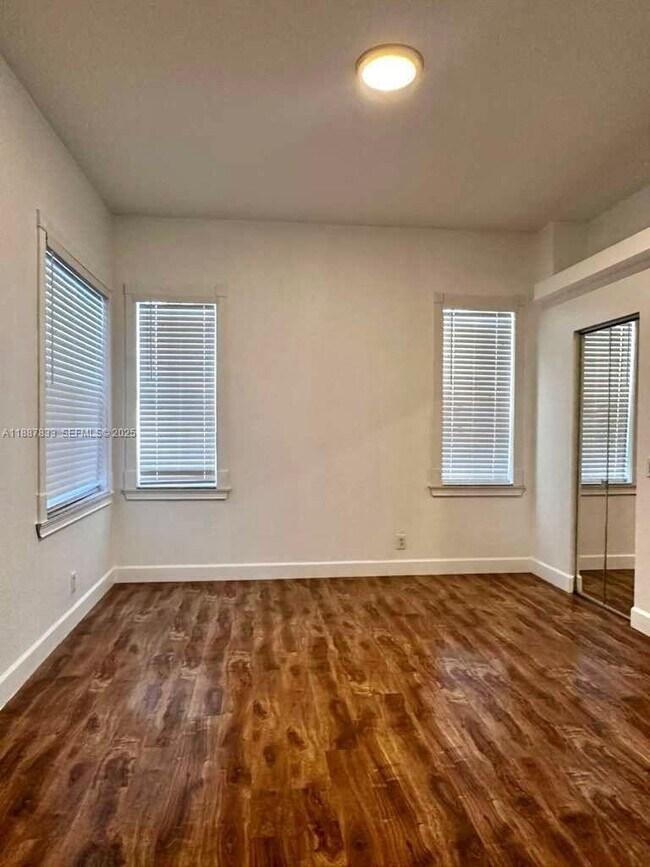 Building Photo - 1761 Aspen Ln