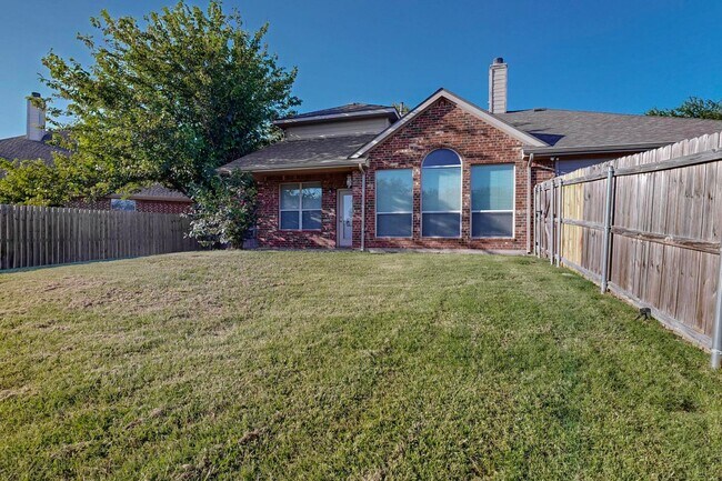 Building Photo - Spacious & Stylish Home in Quail Run-North...