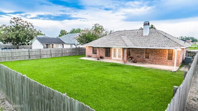 Building Photo - 213 Longleaf Dr