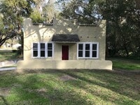 Building Photo - 2 Bed 1 Bath Home | Pet Friendly | Washer Dryer Hook Ups | Section 8 Welcome