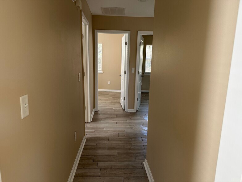 Building Photo - 1319 Colorado St