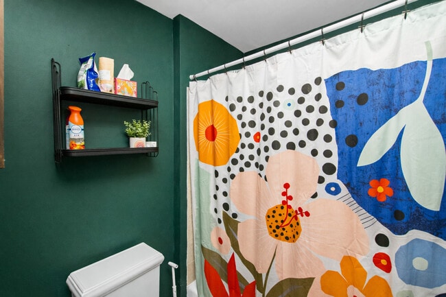 Building Photo - 5138 N Winchester Ave