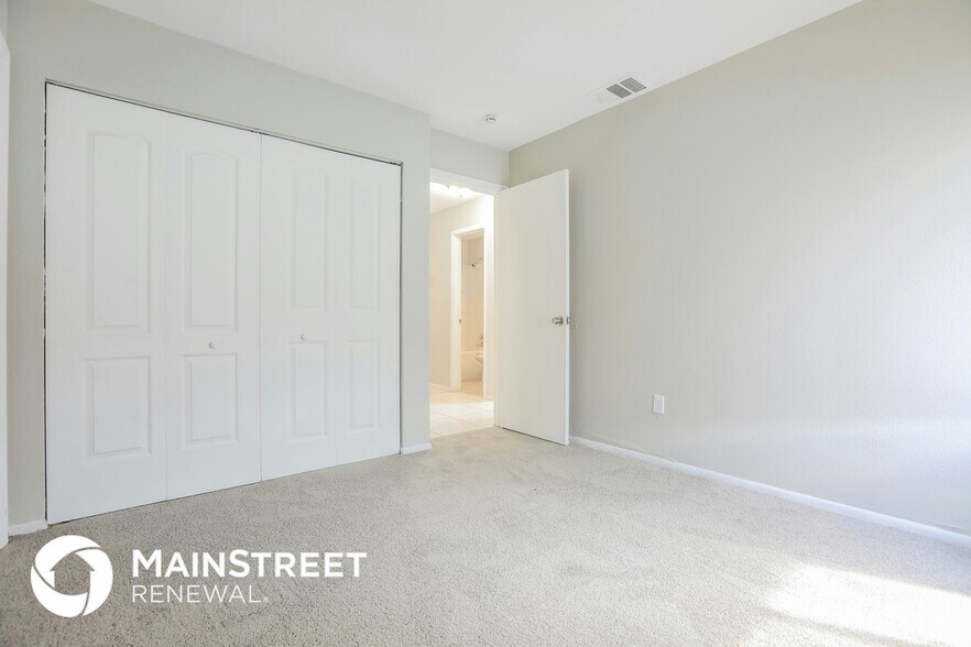 Building Photo - 7517 Lyncrest St