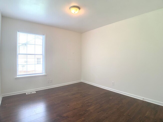 Building Photo - 1404 Marla Ct