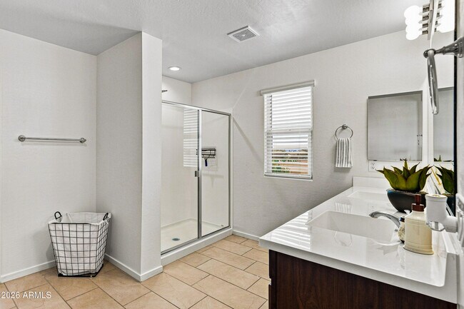 Building Photo - 20204 N Wilford Ave