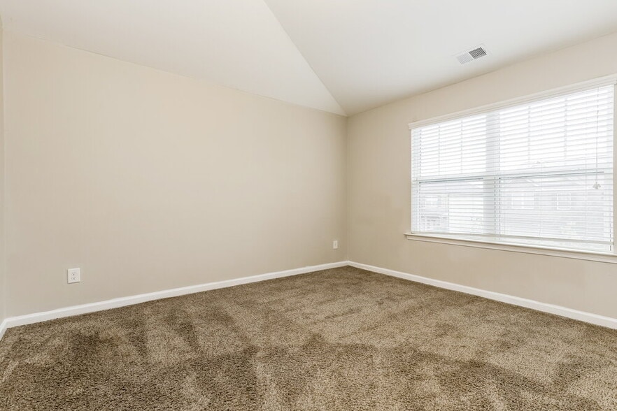 Building Photo - 229 Klinetop Dr