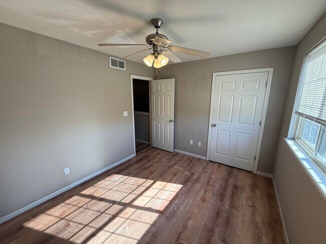 Building Photo - 4006 Snowy Owl Dr
