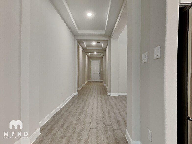 Building Photo - 24622 Windmill Canyon Ln