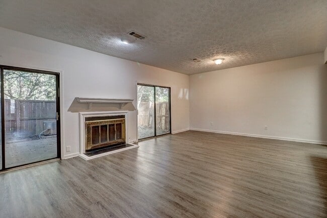 Building Photo - 1562 Circlestone Dr
