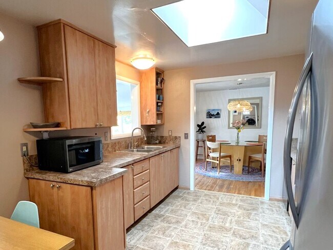 Building Photo - 307 Del Norte Ln