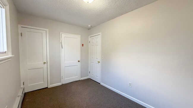 Building Photo - Gorgeous single-family Home