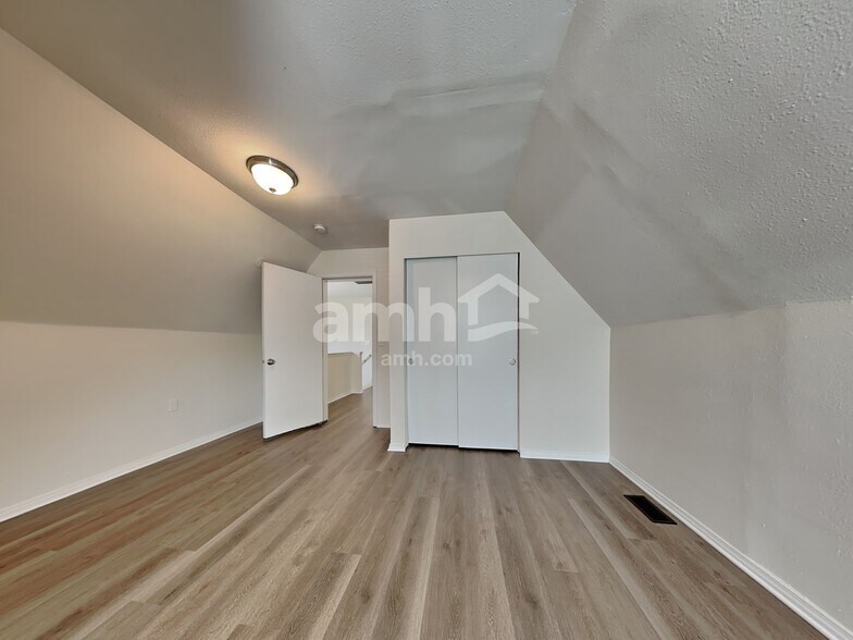 Building Photo - 2605 187th St E