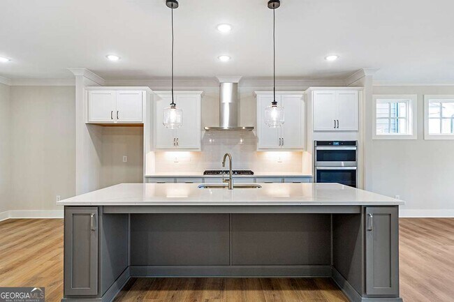 Building Photo - 152 Palm St