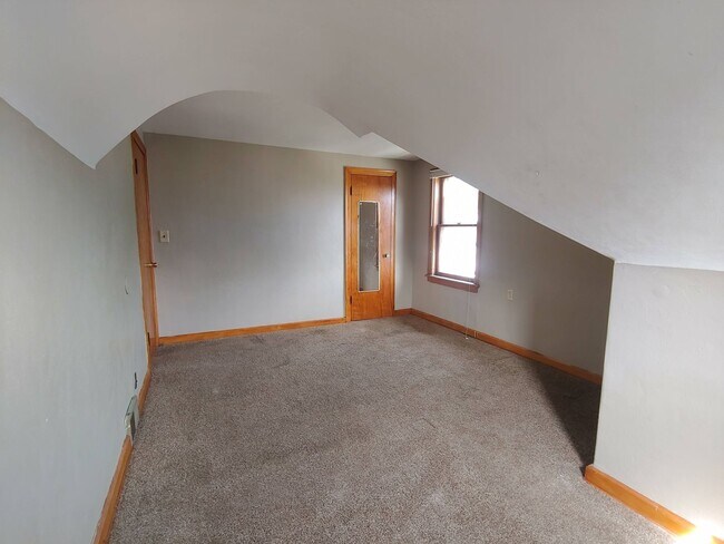 Building Photo - 2200 Oberlin Ave