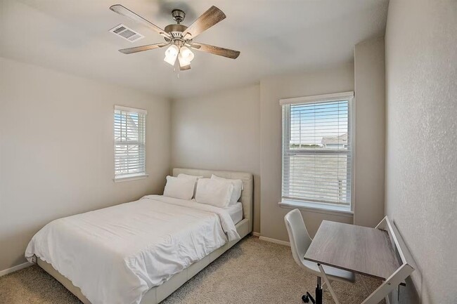 Building Photo - 5624 Corso Ct