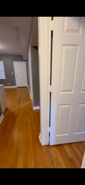 Building Photo - 647 N Hamlin Ave