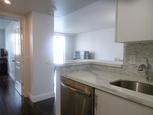 Building Photo - 770 Claughton Island Dr