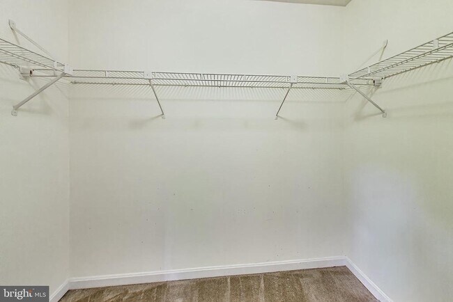 Building Photo - 18310 Streamside Dr