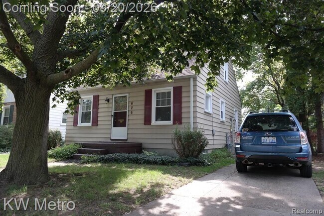 Building Photo - 626 E Twelve Mile Rd