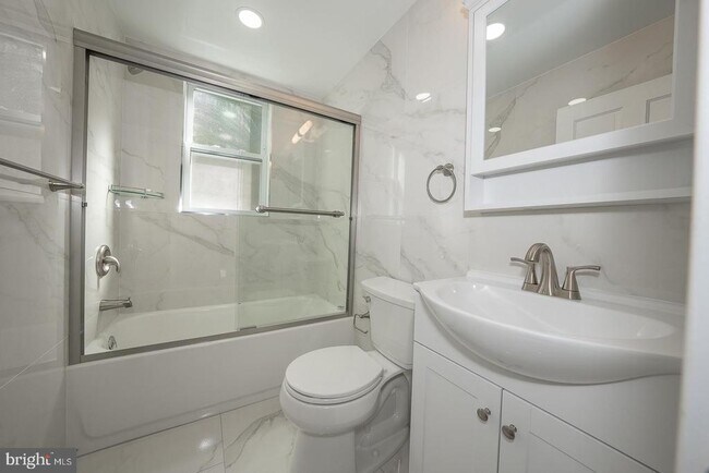 Building Photo - 145 Summit Terrace