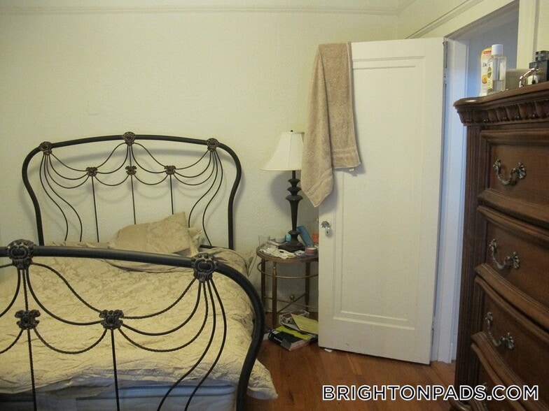 Building Photo - 70 Chiswick Rd