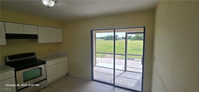 Building Photo - 1302 NE 9th St