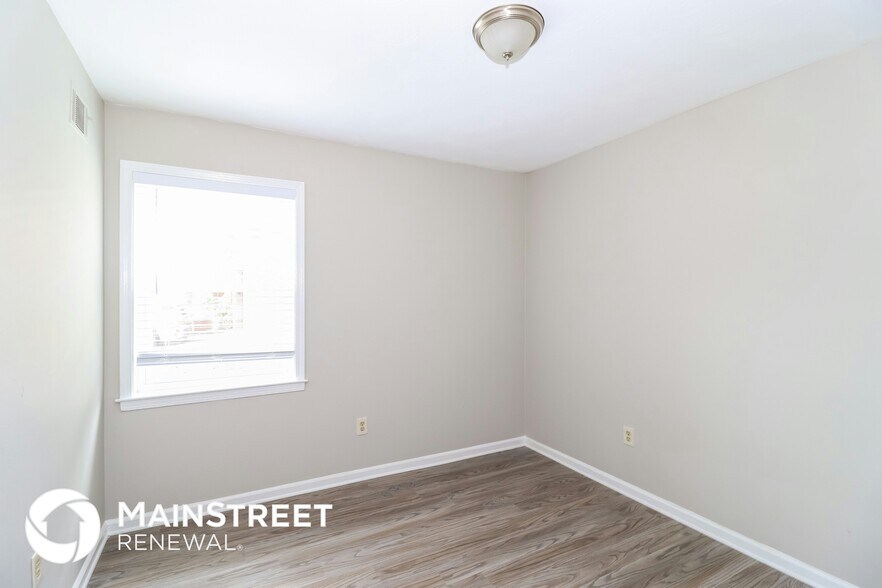 Building Photo - 5126 Battle Creek Dr