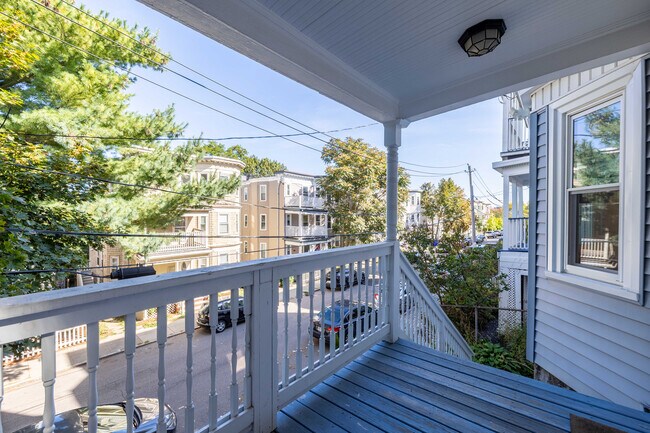 Building Photo - 11 Juliette St