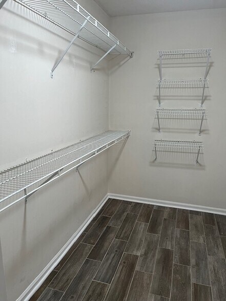 3 Bedroom 2 Bath House for Rent in Quail Hollow in Mt Pleasant. Lots of Upgrades. 3 Miles to IOP - 2084 Presidio Dr