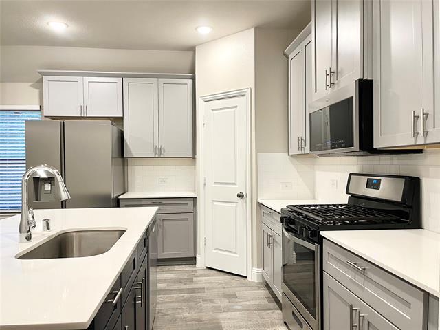Building Photo - 6004 Horsetail Dr