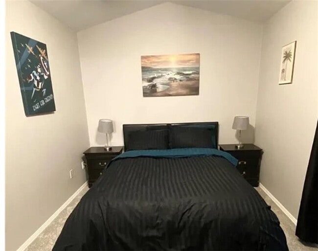 Building Photo - 826 W Peachtree Dr