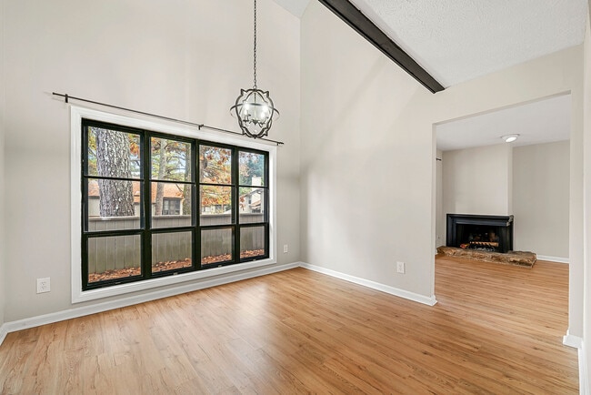 Building Photo - 670 Highland Ct