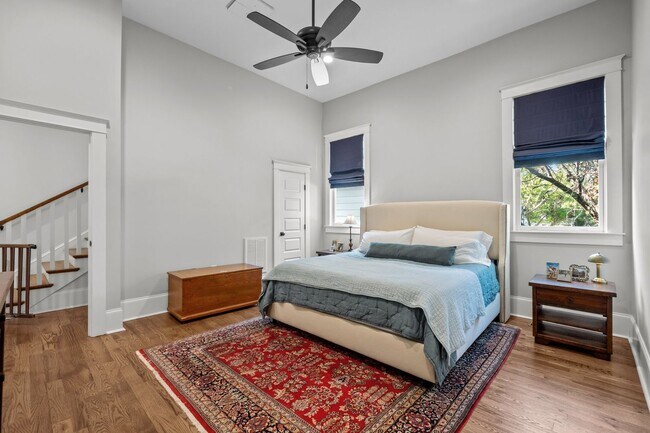 Building Photo - Gorgeous Renovation near Downtown Durham -...