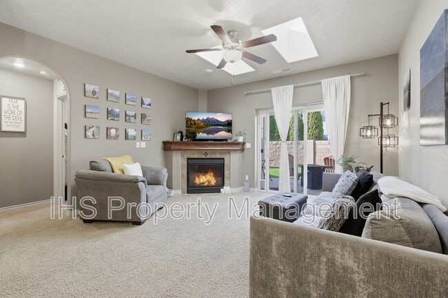 Building Photo - 9417 Vincenzo Dr