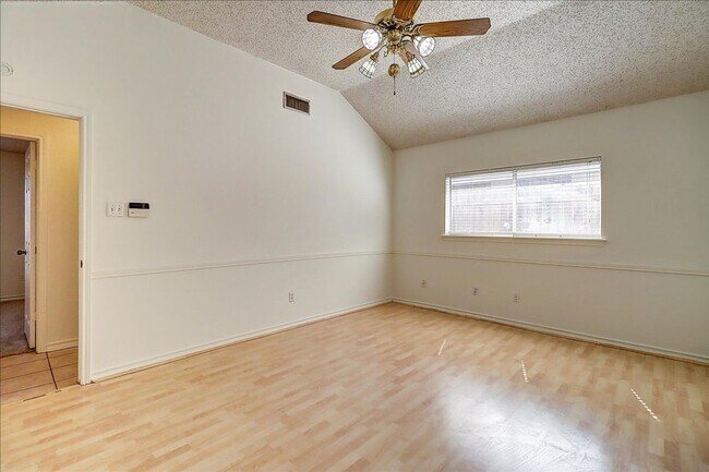 Building Photo - 6405 Clairfield St